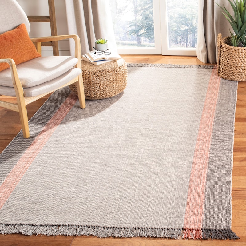 SAFAVIEH Flatweave Montauk Yurdagul Fringed Cotton Area Rug - 5' x 8' - Terracotta/Grey