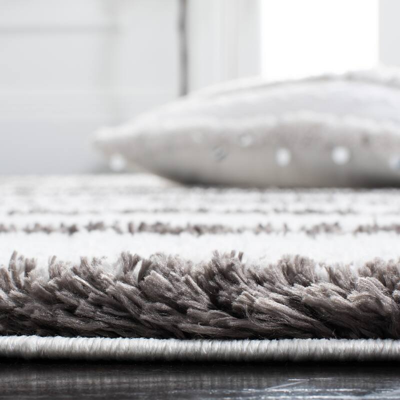 SAFAVIEH Berber Shag Stasya Stripe 1.25-inch Thick Rug