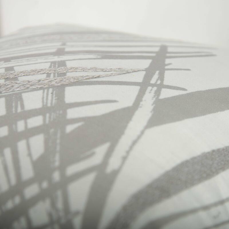 Rizzy Collection Modern Botanical Throw Pillow