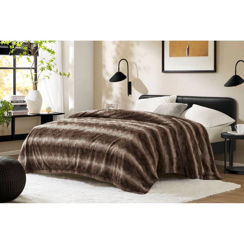 Madison Park Zuri Faux Fur Blanket