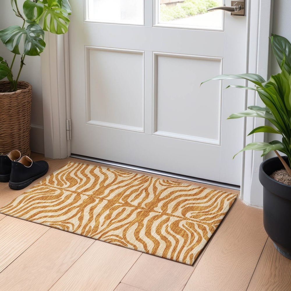 Machine Washable Indoor/ Outdoor Modern Animal Print Chantille Rug