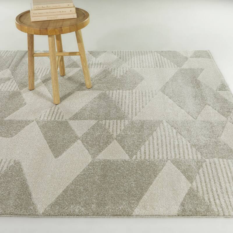 Henze Modern Abstract Area Rug - 5'3" x 7' - Cream
