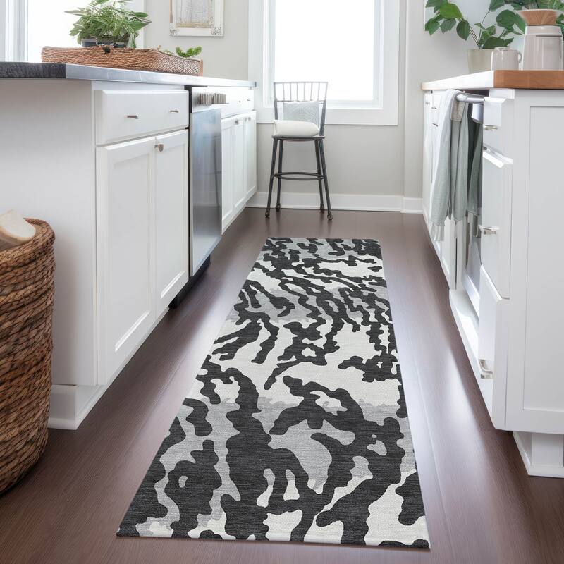 Machine Washable Indoor/ Outdoor Chantille Abstract Animal Print Rug