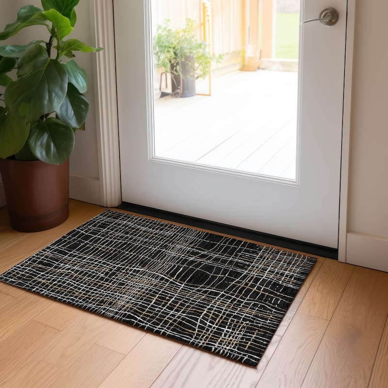 Machine Washable Indoor/ Outdoor Modern Century Chantille Rug - Black - 1'8" x 2'6"