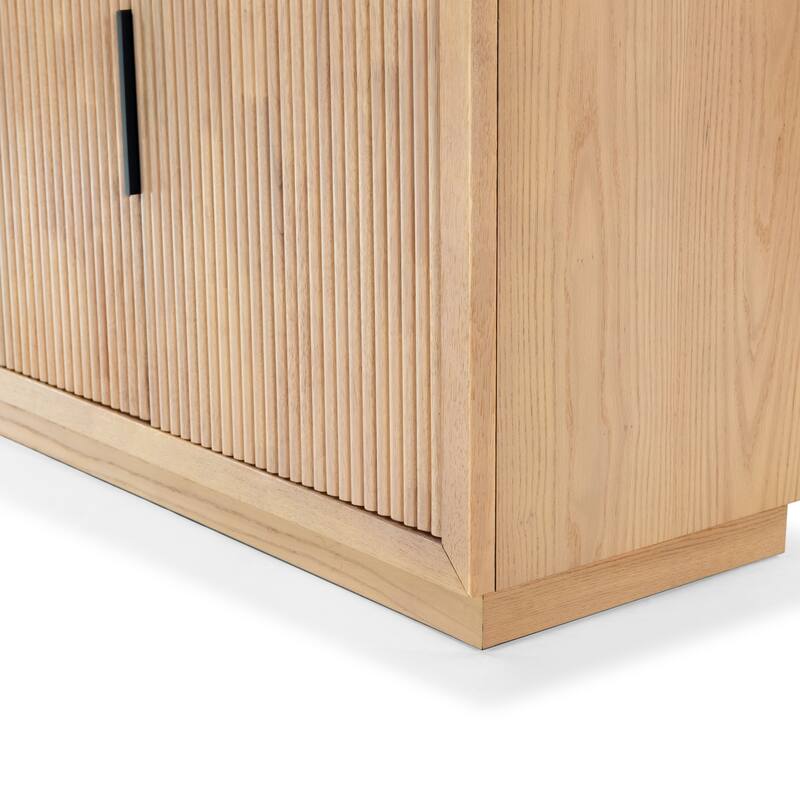 SAFAVIEH Couture Shelbie 3-Door Reeded Sideboard - 60"W x 18"D x 32"H
