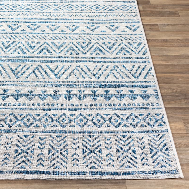 Livabliss Powlett Vintage Southwestern Indoor/ Outdoor Area Rug