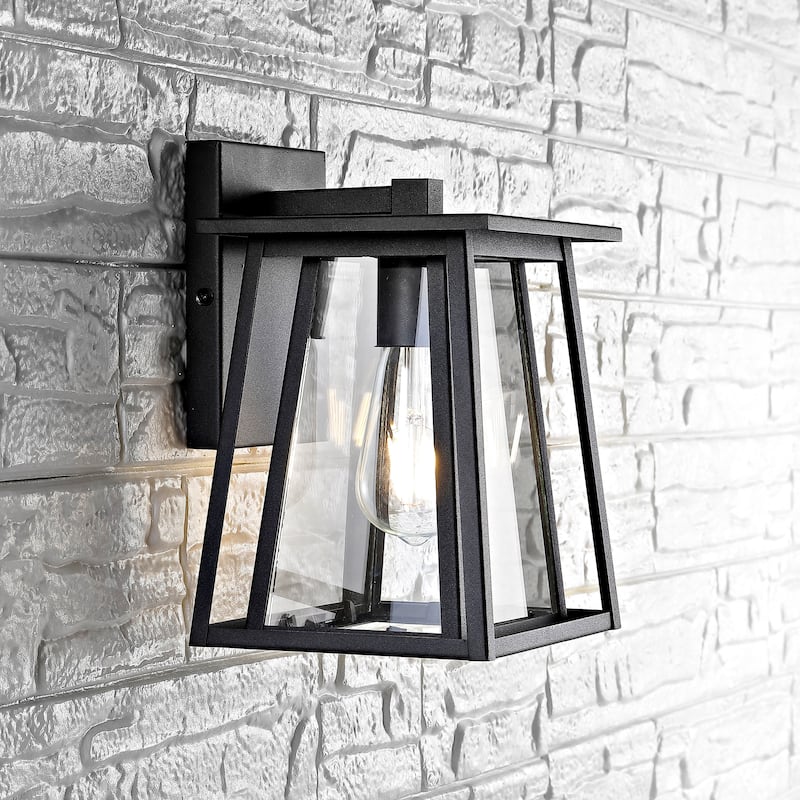 SAFAVIEH Stern Outdoor Wall Lantern - 7.3"x6.8"x9.5" - 7"W x 7"D x 10"H