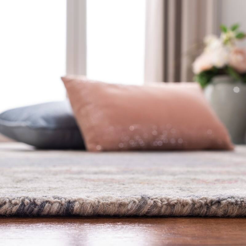 SAFAVIEH Handmade Micro-Loop Avery Wool Rug