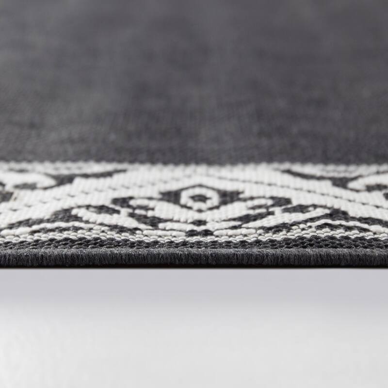 Signature Home Manor Border Indoor/Outdoor Area Rug