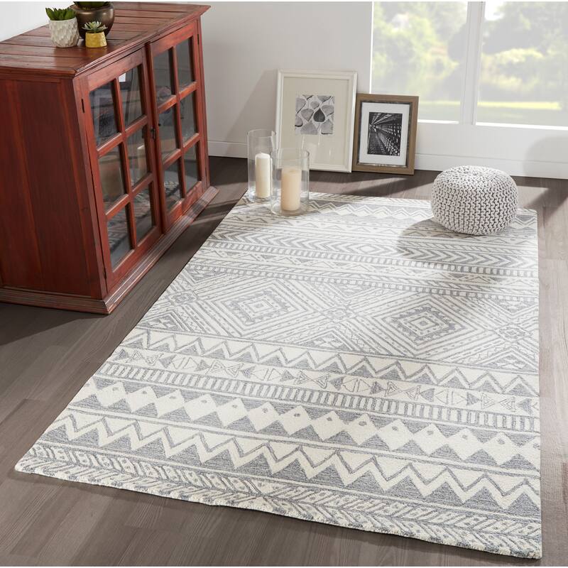 Momeni Mallorca Tribal Hand-hooked Wool Area Rug