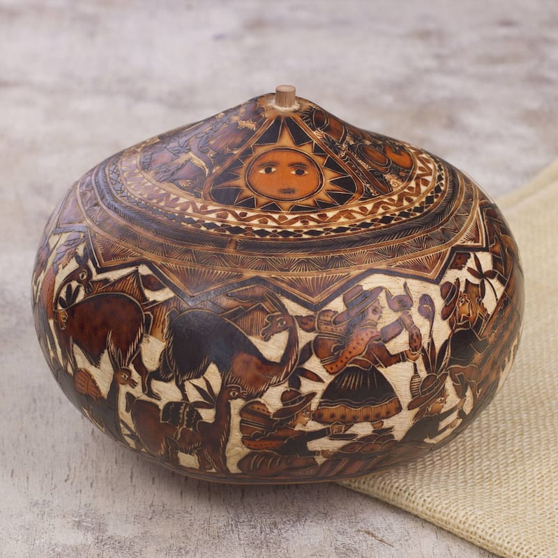 Handmade Mantaro Valley Gourd Decorative Box (Peru) - 6" H x 8.75" Diam.