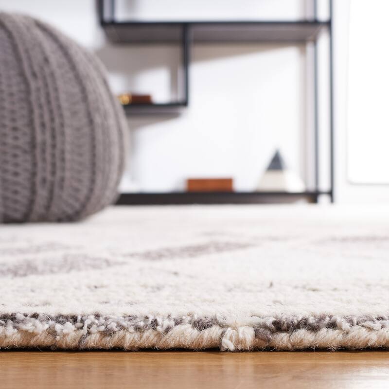 SAFAVIEH Handmade Abstract Sveinlaug Modern Geometric Wool Rug