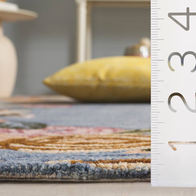 SAFAVIEH Handmade Jardin Mizue Floral Wool Rug