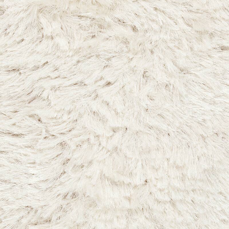 Hand-woven Altus Plush Area Rug