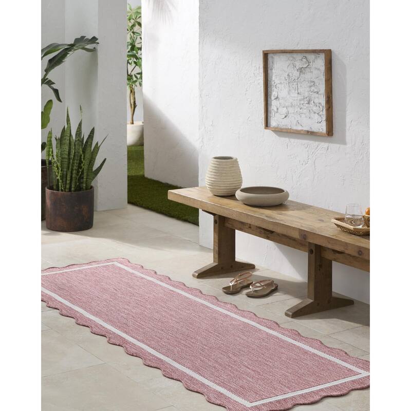 Livabliss Miami Beach Traditional Indoor / Outdoor Area Rug