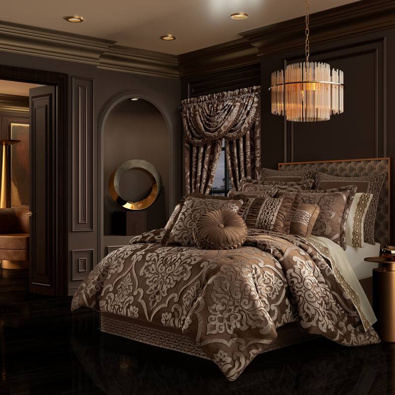 J. Queen New York Surano Comforter Set
