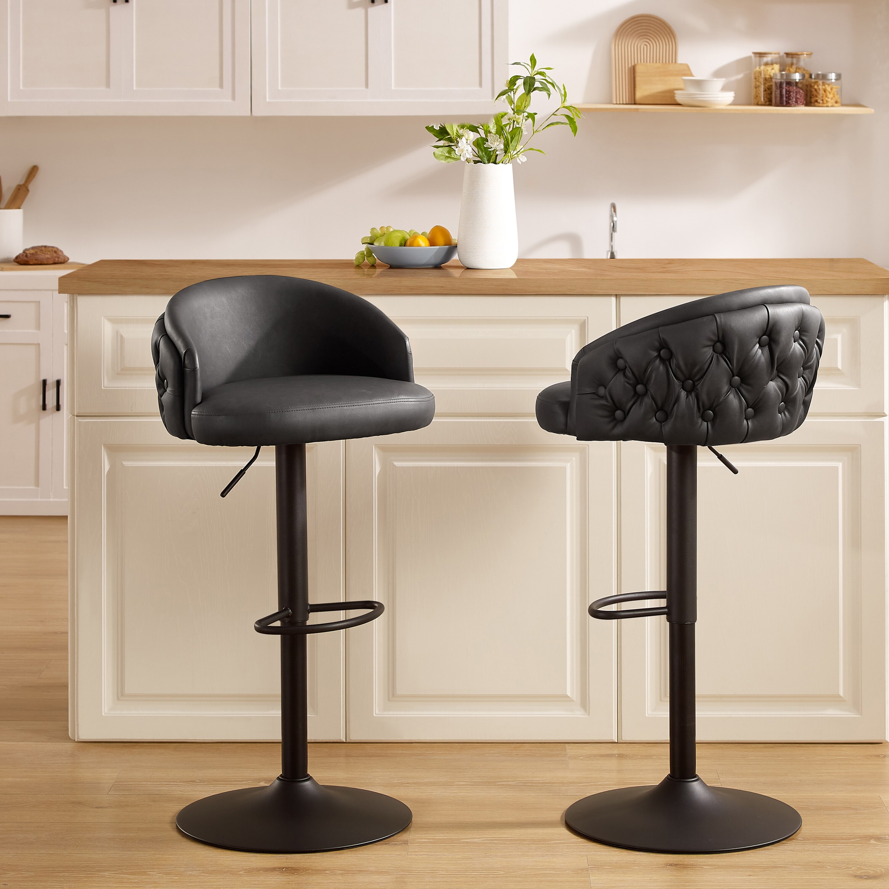 Leon's on sale bar stools