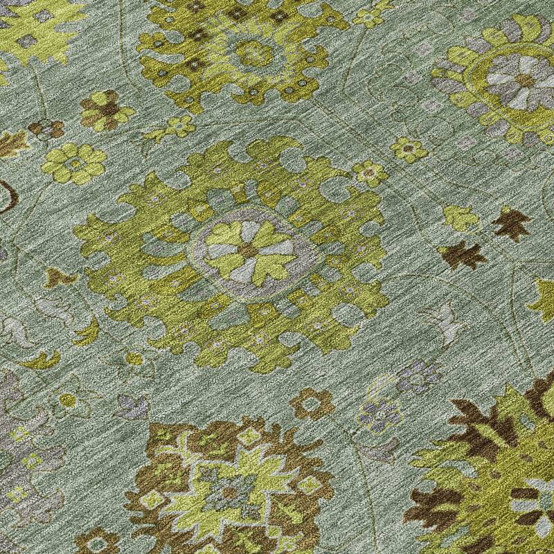 Machine Washable Indoor/ Outdoor Vintage Traditional Chantille Rug