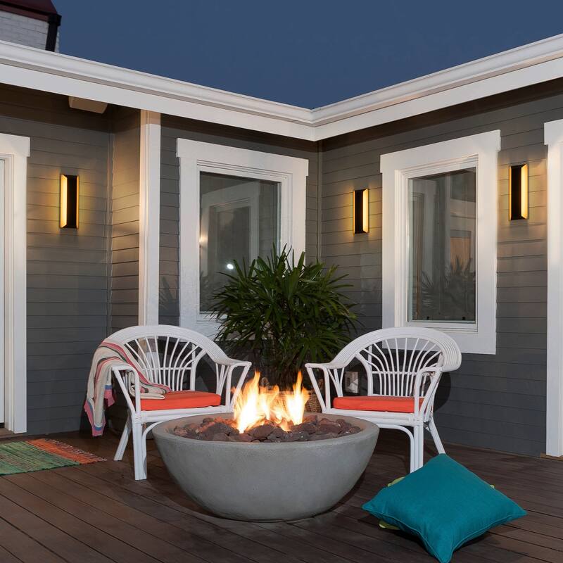 13.8" Outdoor Linear Integrated LED Wall Sconce - H13.8" x W4.7" x D3.2"