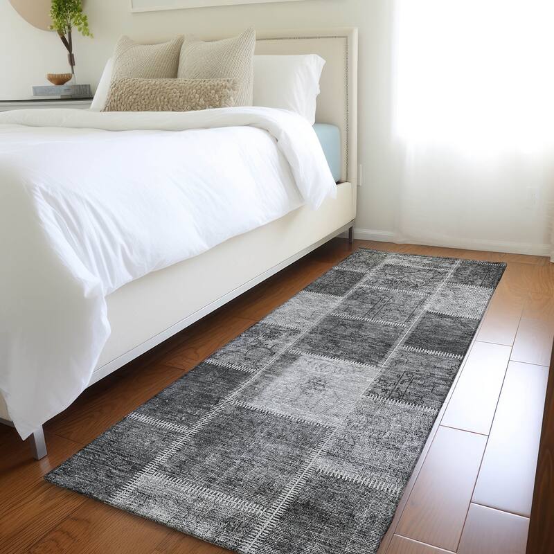 Machine Washable Indoor/ Outdoor Chantille Traditional Patchwork Rug