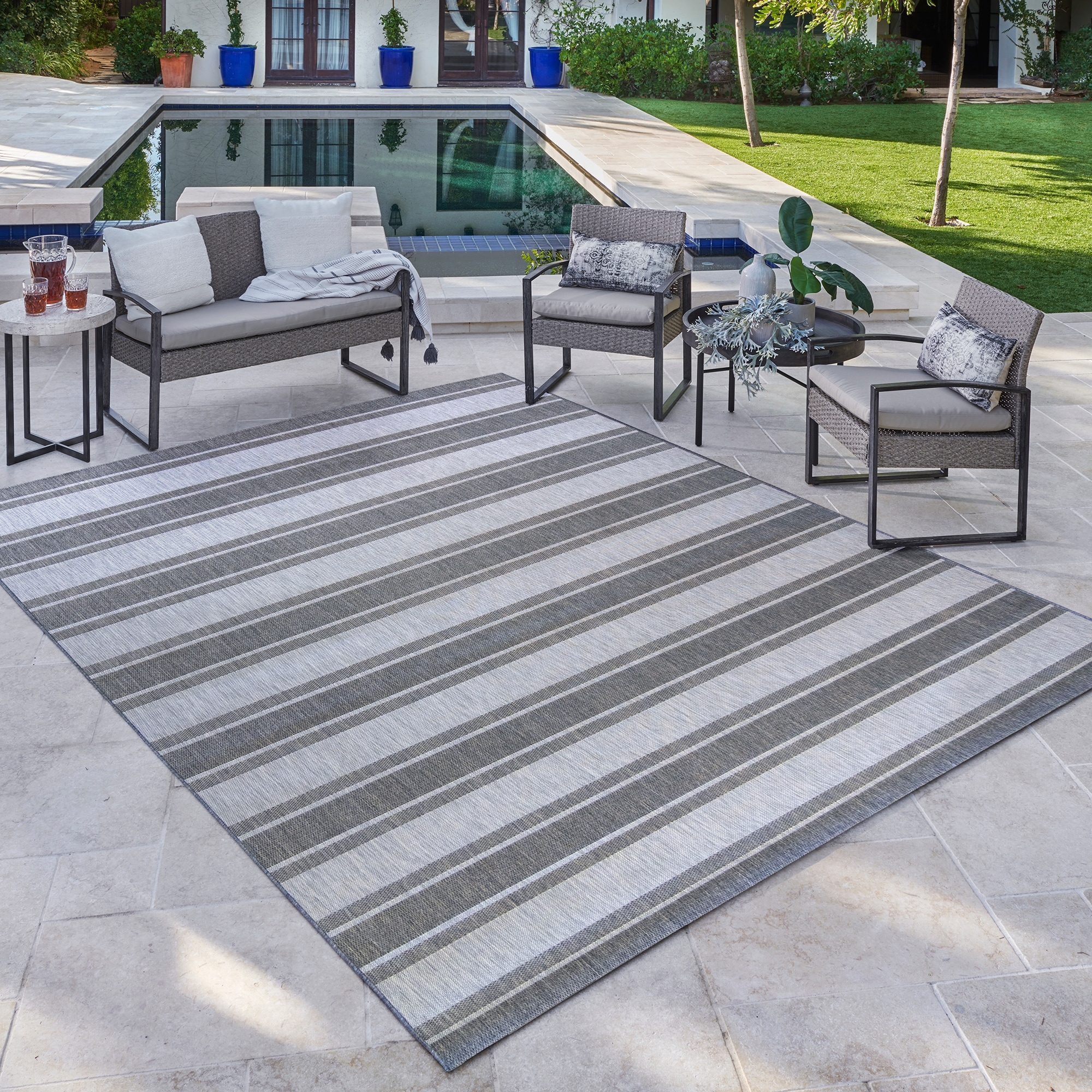 Gertmenian Paseo Castro Grey Modern Stripe Flatweave Indoor/ Outdoor Area Rug