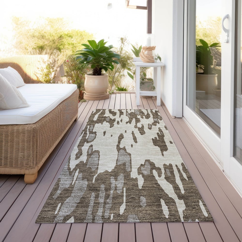 Machine Washable Indoor/ Outdoor Abstract Chantille Rug