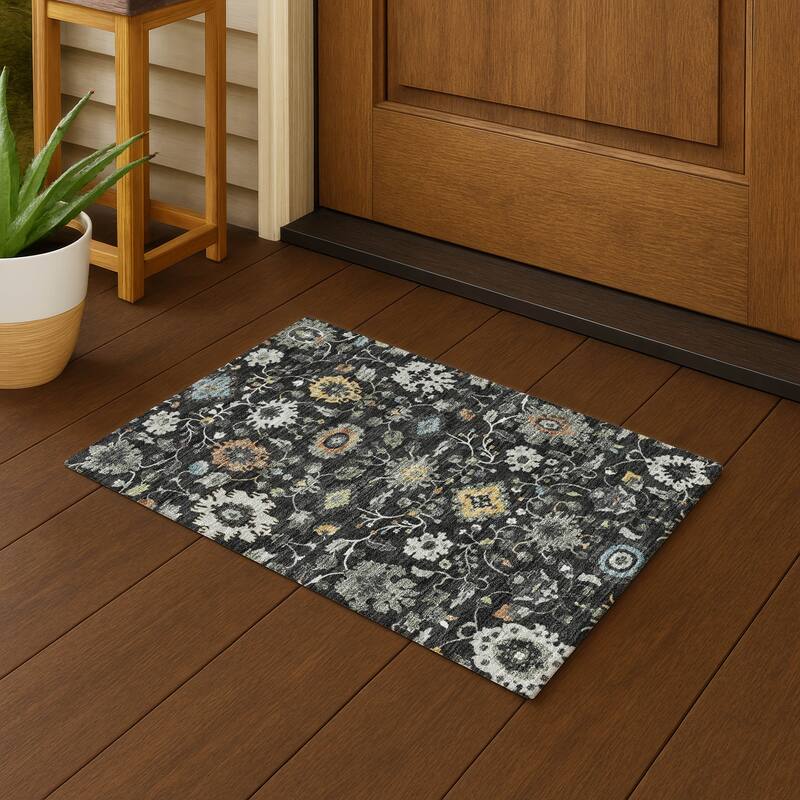 Machine Washable Indoor/ Outdoor Traditional Marci Chantille Rug - Black - 1'8" x 2'6"