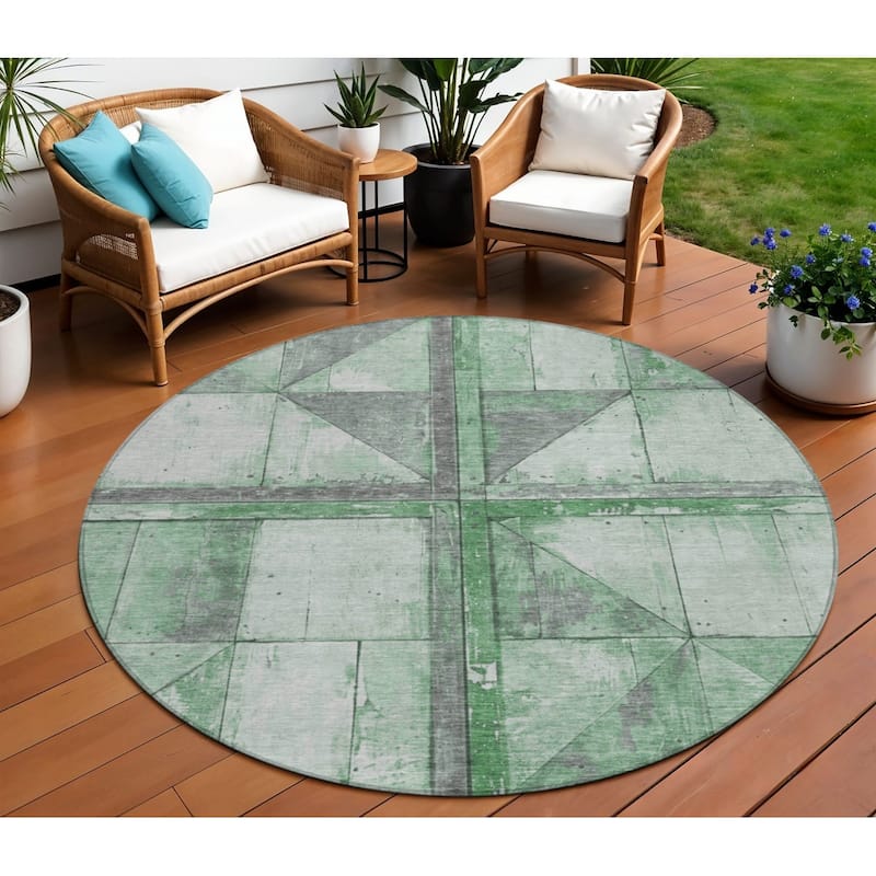 HomeRoots Geometric Transitional Rectangle Outdoor Rug - 8' Round