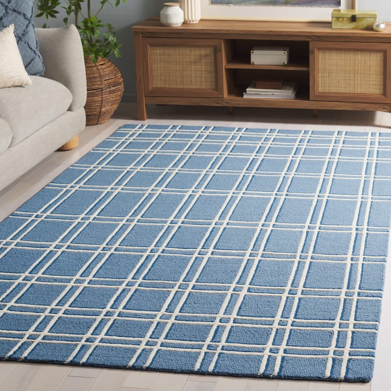 SAFAVIEH Handmade Genre Yeliz Geometric Wool Rug - 5' x 8' - Blue/Ivory