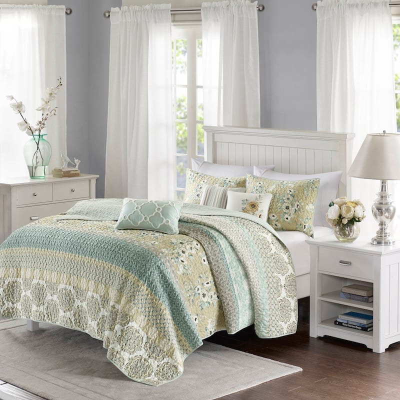 Madison Park Willa 6 Piece Cotton Quilt Set with Throw Pillows