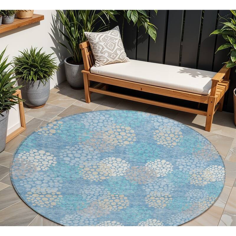 HomeRoots Polka Dot Transitional Rectangle Outdoor Rug - 8' Round