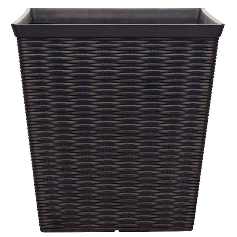 Southern Patio Jamaica Wicker Planter