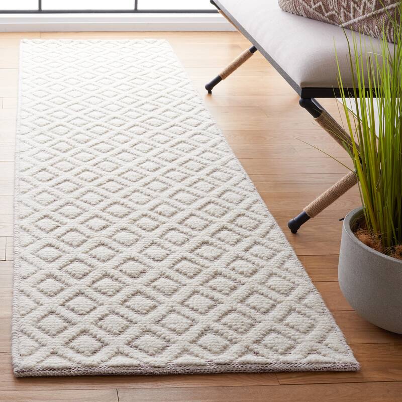 SAFAVIEH Handmade Vermont Latrice Wool Rug - 2'3" x 8' Runner - Ivory/Red