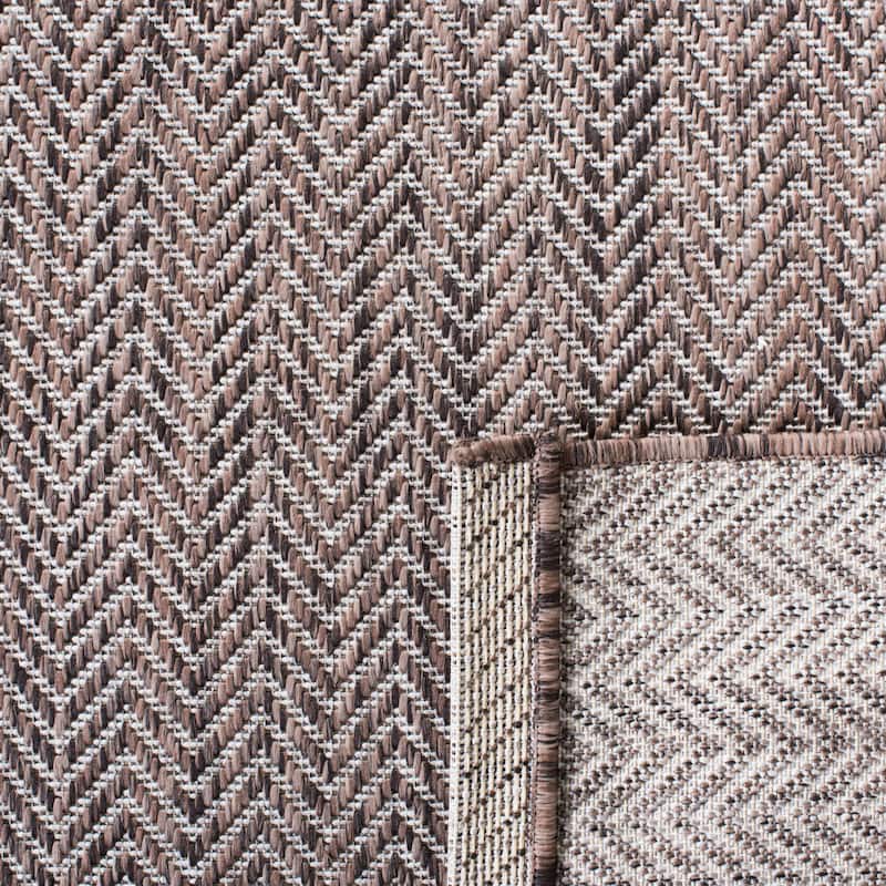 SAFAVIEH Courtyard Carolann Indoor/ Outdoor Waterproof Patio Backyard Rug - 5'3" x 7'7" - Brown/Beige