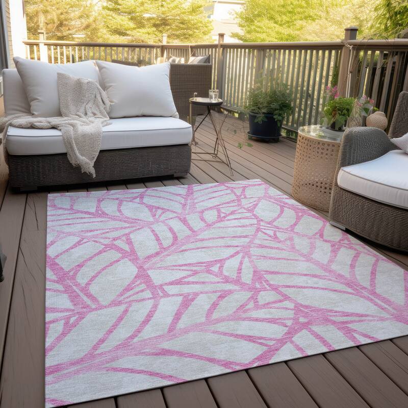 Machine Washable Indoor/ Outdoor Chantille Modern Palms Rug