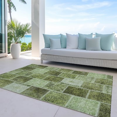 Machine Washable Indoor/ Outdoor Chantille Traditional Patchwork Rug