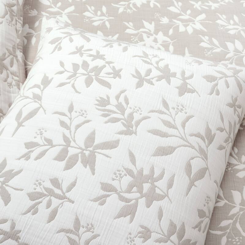 Lush Decor Floral Jacquard Reversible Soft Matelasse Quilt 3-Piece Set