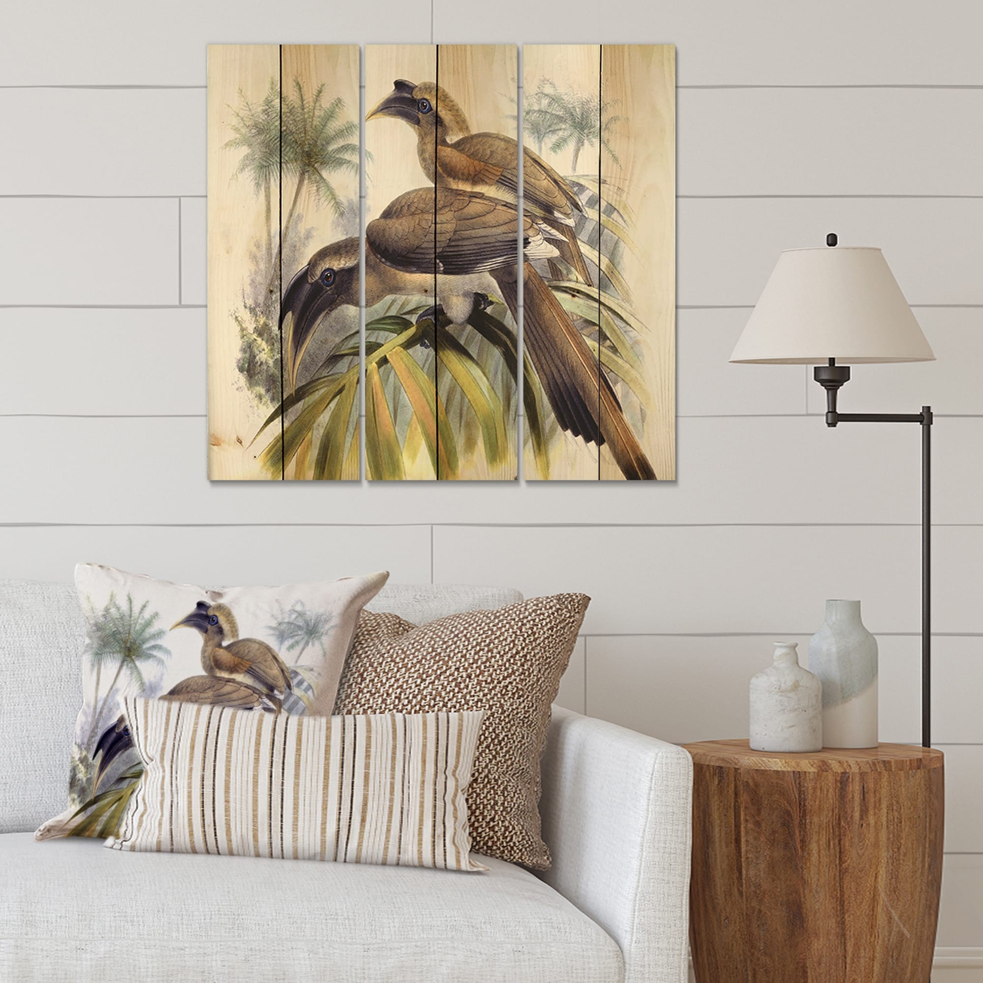 Designart 'Vintage Australian Birds XIV' Traditional Print on Natural Pine Wood-image