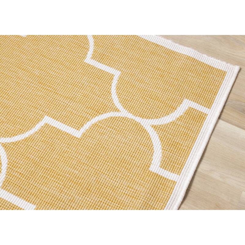 Yellow White Reversible Geometric Indoor/Outdoor Area Rug