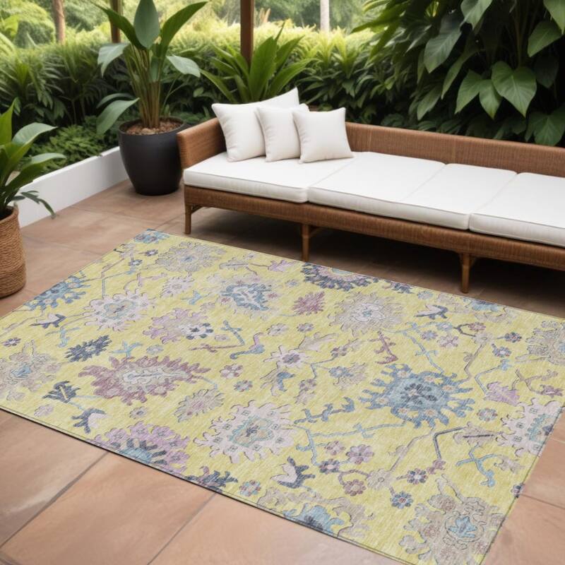 HomeRoots Floral Transitional Rectangle Outdoor Rug - 9' X 12'