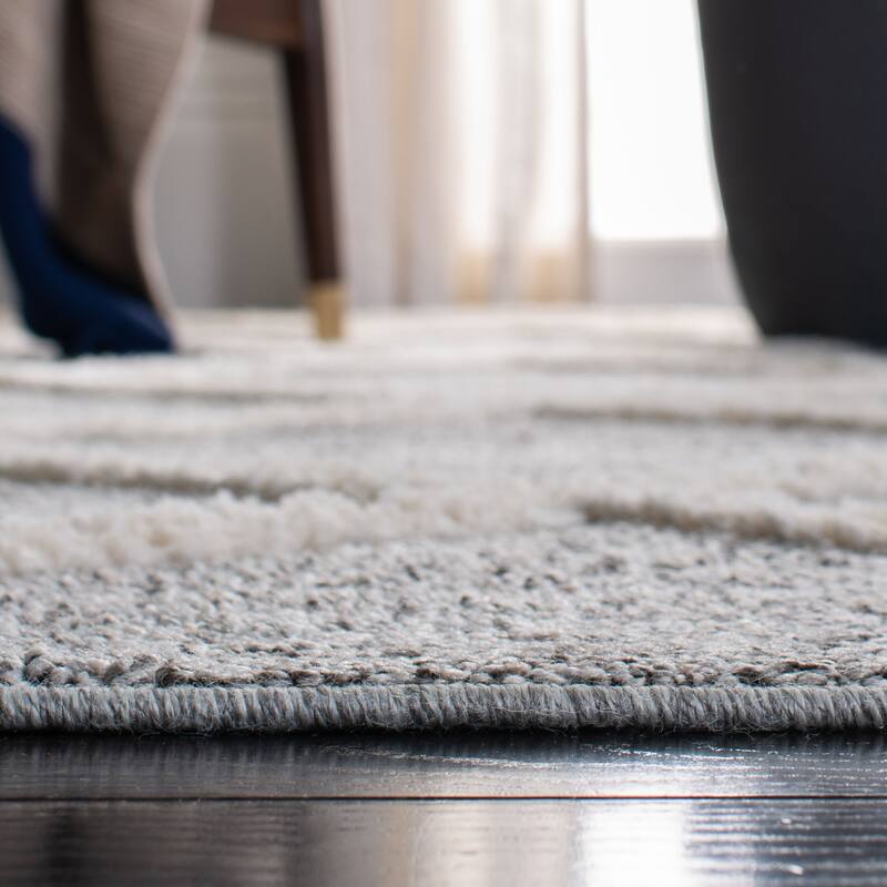 Martha Stewart by SAFAVIEH Lucia Shag Laurenzia Rug