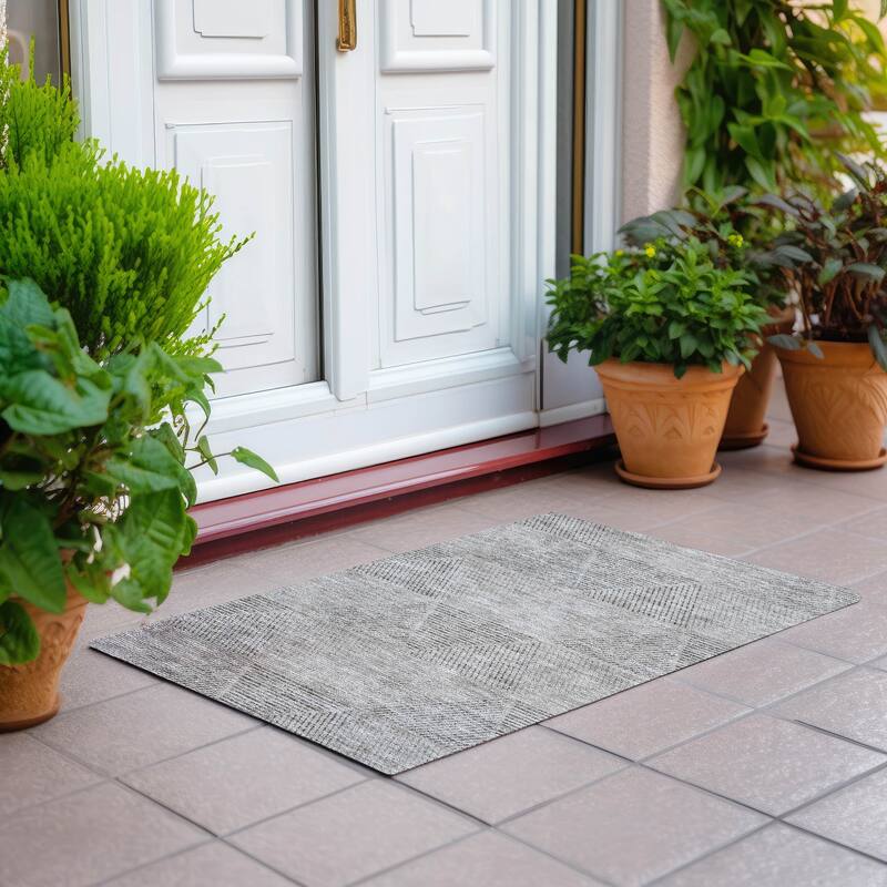 Machine Washable Indoor/ Outdoor Chantille Prism Contemporary Rug - Taupe - 1'8" x 2'6"