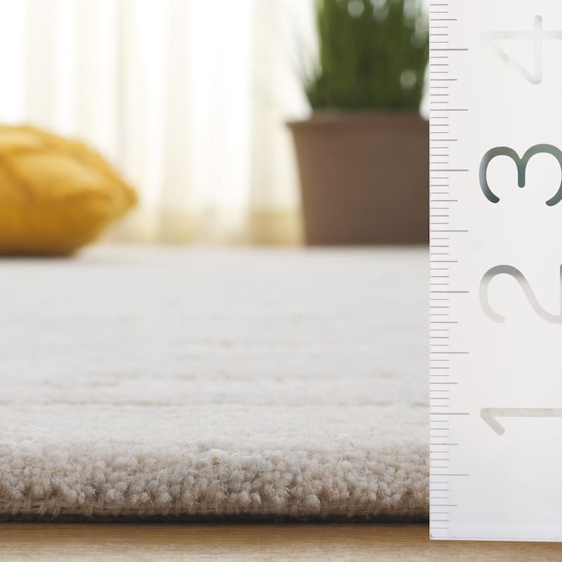 SAFAVIEH Handmade Harvest Bozhidarka Wool Rug