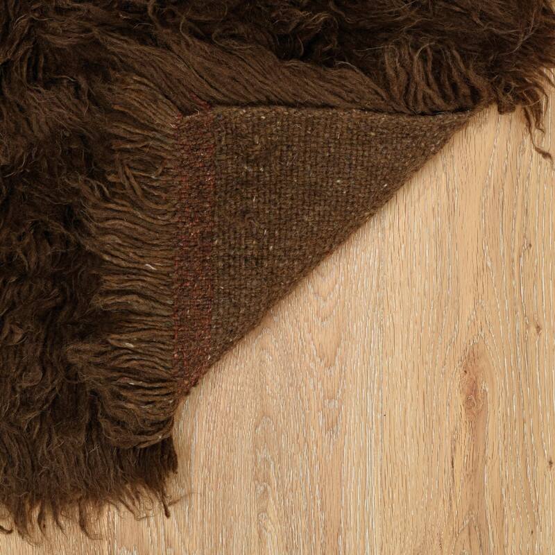 Cocoa Flokati Thick Wool Area Rug (3'6" x 5'6") - 3'6" x 5'6"