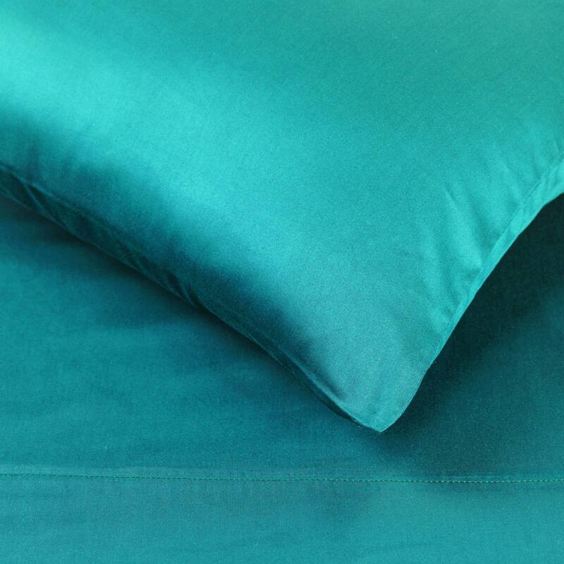 Superior Egyptian Cotton 400 Thread Count Solid Deep Pocket Bed Sheet Set