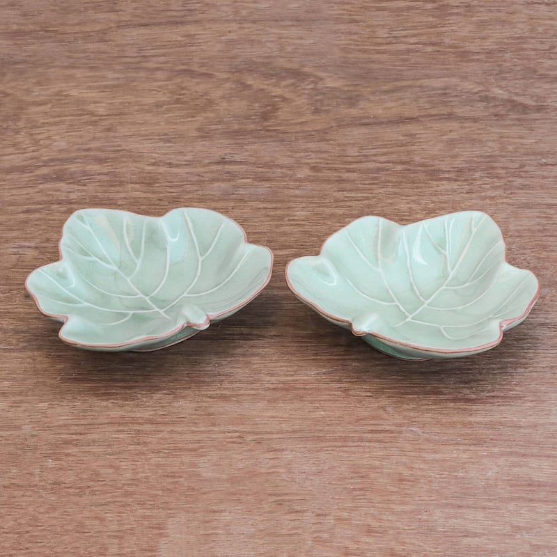 Novica Handmade Ivy Gourd Celadon Ceramic Bowls (Pair)