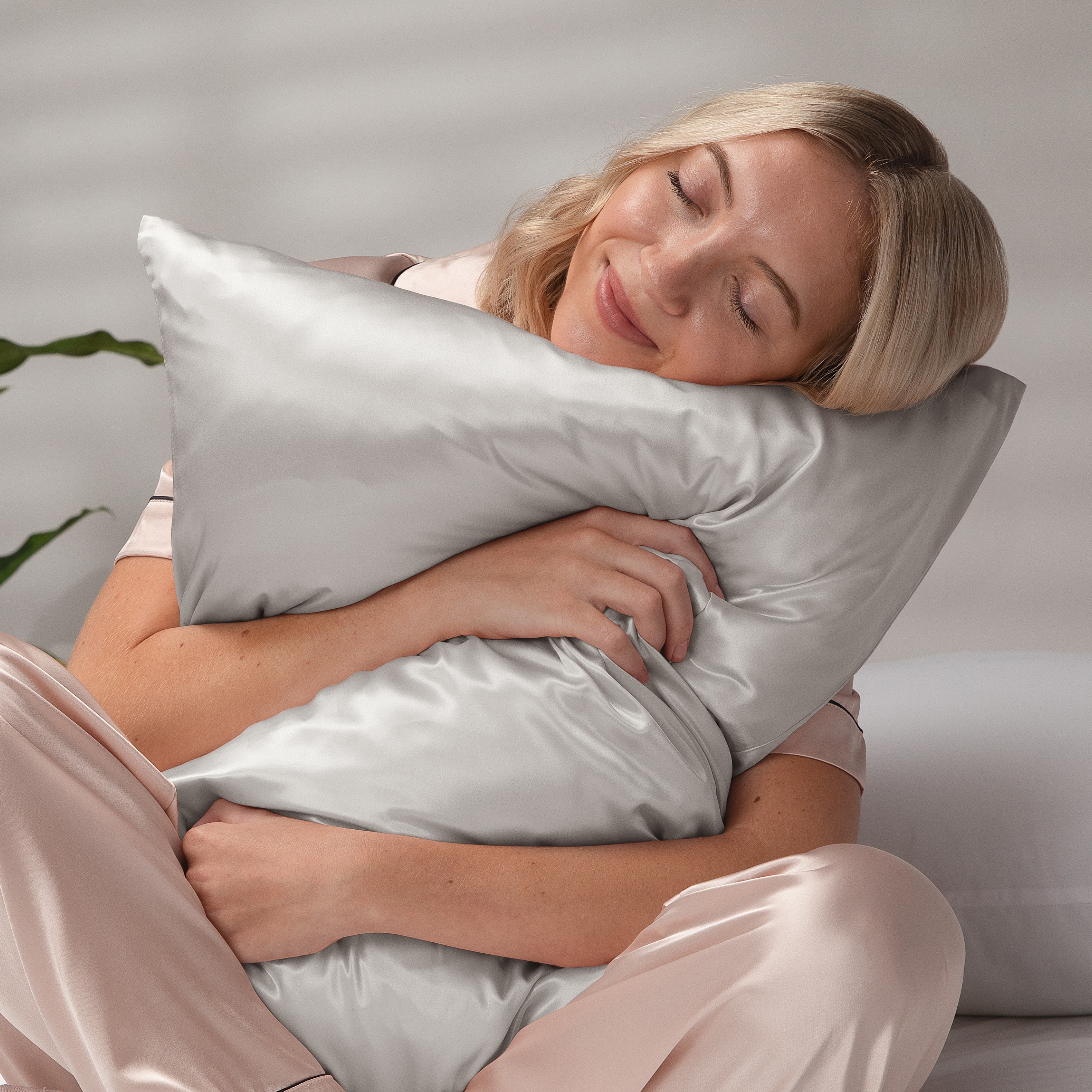 Becky Cameron 100% Mulberry Silk Zippered Pillowcase 2 Piece Set