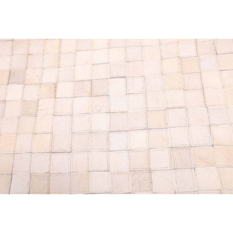 ECARPETGALLERY Handmade Cowhide Patchwork Ivory Leather Rug - 5'0 x 5'0