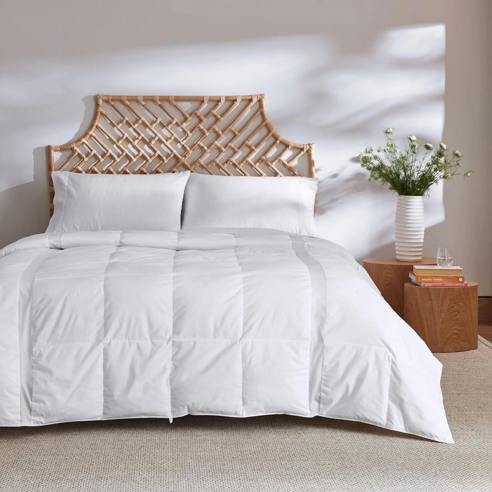 Ultra Lightweight Cozy 600 Fill Power Down Comforter for Hot Sleepers