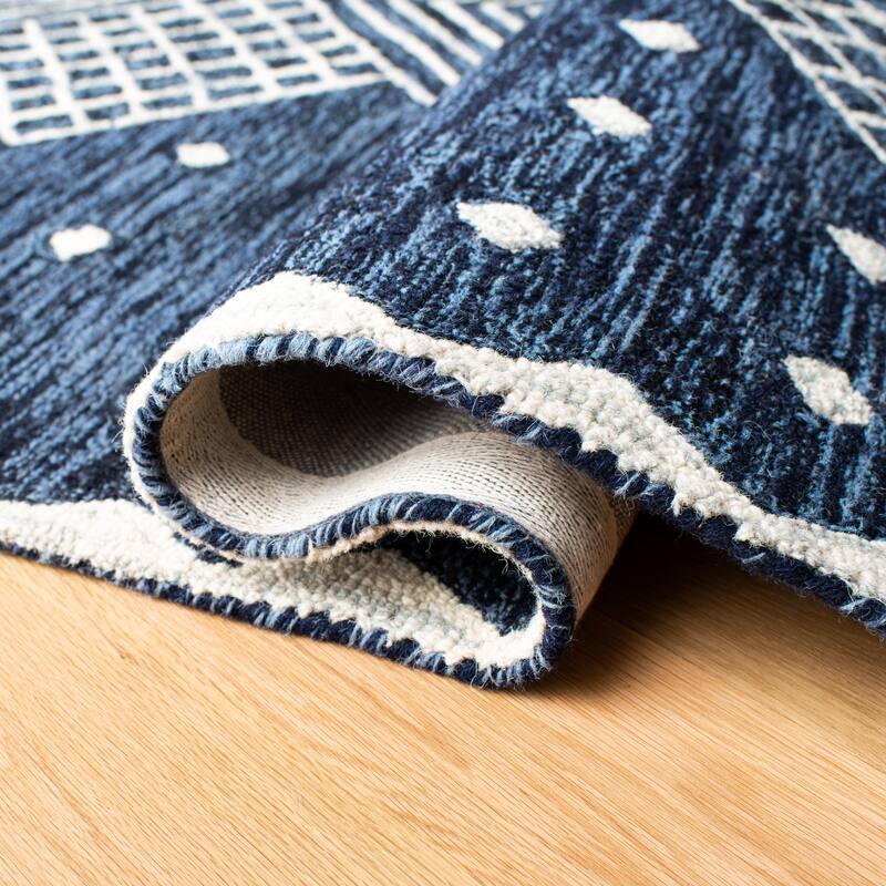 SAFAVIEH Handmade Micro-Loop Crystele Modern Wool Rug